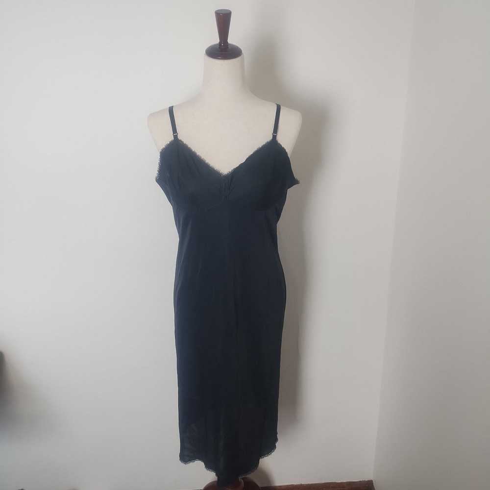 Vintage Vanity Fair Full Slip Nightgown Lingerie Size 40 Black Lace Trim Nylon